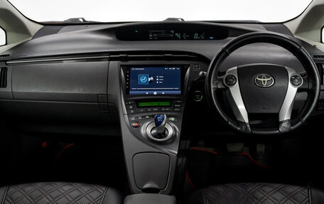 Toyota Prius, 2010 год, 950 000 рублей, 17 фотография