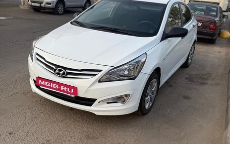 Hyundai Solaris II рестайлинг, 2016 год, 600 000 рублей, 5 фотография