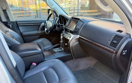 Toyota Land Cruiser 200, 2009 год, 2 600 000 рублей, 25 фотография