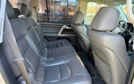 Toyota Land Cruiser 200, 2009 год, 2 600 000 рублей, 32 фотография