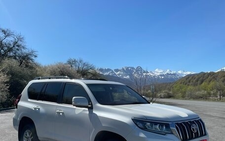 Toyota Land Cruiser Prado 150 рестайлинг 2, 2019 год, 5 499 000 рублей, 3 фотография