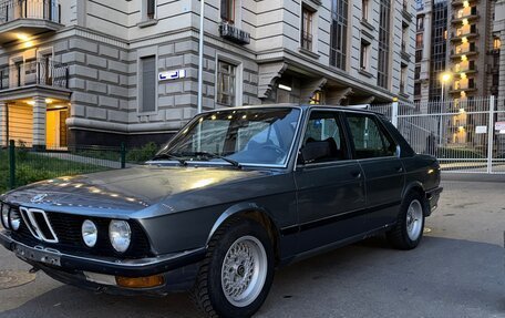 BMW 5 серия, 1983 год, 315 000 рублей, 8 фотография