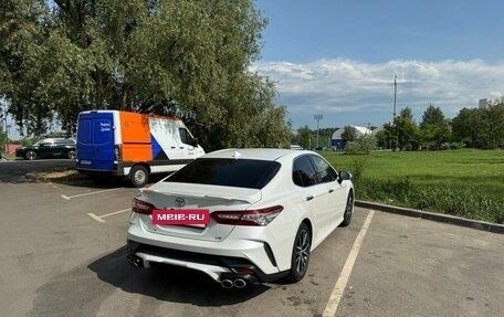 Toyota Camry, 2021 год, 3 950 000 рублей, 4 фотография