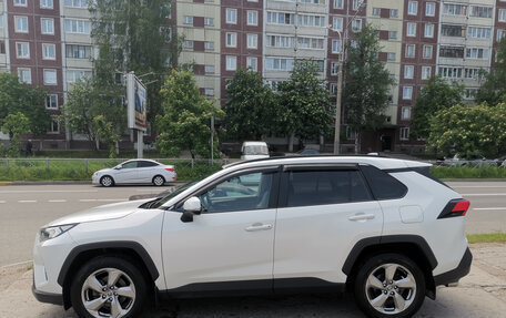 Toyota RAV4, 2020 год, 3 390 000 рублей, 13 фотография