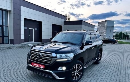 Toyota Land Cruiser 200, 2017 год, 5 700 000 рублей, 1 фотография