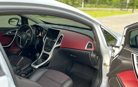 Opel Astra J, 2011 год, 810 000 рублей, 9 фотография