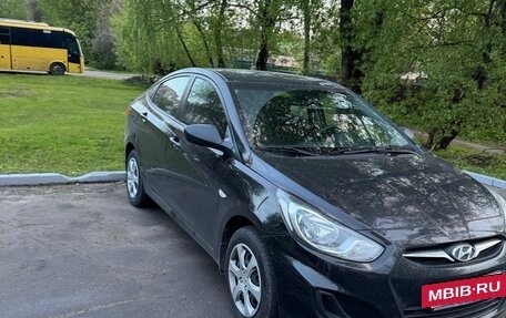 Hyundai Solaris II рестайлинг, 2013 год, 890 000 рублей, 4 фотография