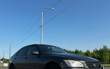 Lexus IS II рестайлинг 2, 2002 год, 749 000 рублей, 2 фотография
