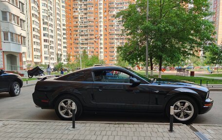 Ford Mustang VI рестайлинг, 2005 год, 1 700 000 рублей, 8 фотография