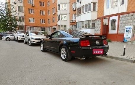 Ford Mustang VI рестайлинг, 2005 год, 1 700 000 рублей, 5 фотография