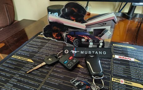 Ford Mustang VI рестайлинг, 2005 год, 1 700 000 рублей, 15 фотография