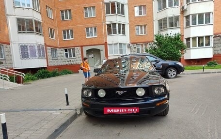 Ford Mustang VI рестайлинг, 2005 год, 1 700 000 рублей, 3 фотография