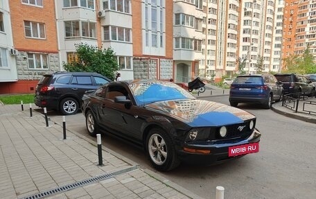 Ford Mustang VI рестайлинг, 2005 год, 1 700 000 рублей, 4 фотография