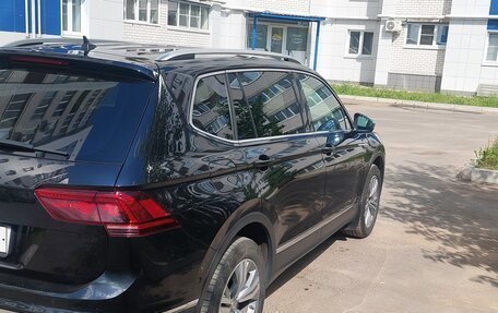 Volkswagen Tiguan II, 2019 год, 2 799 000 рублей, 4 фотография