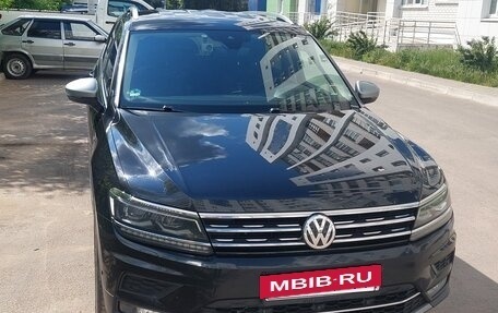 Volkswagen Tiguan II, 2019 год, 2 799 000 рублей, 5 фотография