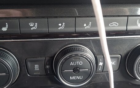 Volkswagen Tiguan II, 2019 год, 2 799 000 рублей, 12 фотография