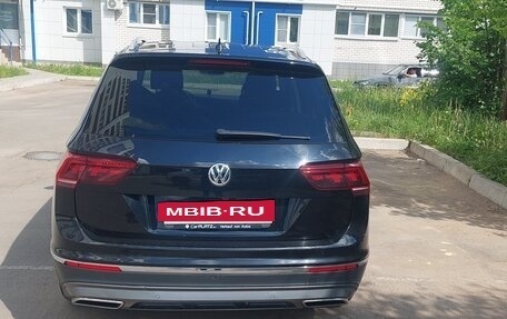 Volkswagen Tiguan II, 2019 год, 2 799 000 рублей, 6 фотография