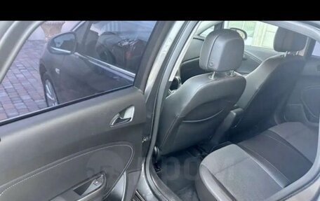 Opel Astra J, 2011 год, 850 000 рублей, 4 фотография