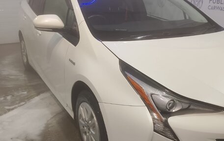 Toyota Prius IV XW50, 2016 год, 1 650 000 рублей, 2 фотография