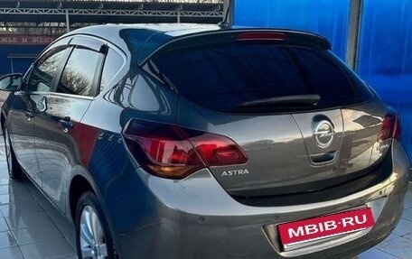 Opel Astra J, 2011 год, 850 000 рублей, 3 фотография