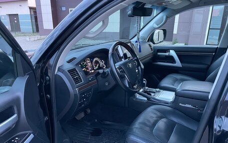Toyota Land Cruiser 200, 2017 год, 5 700 000 рублей, 13 фотография