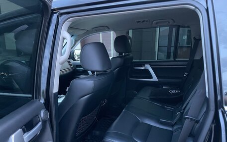 Toyota Land Cruiser 200, 2017 год, 5 700 000 рублей, 15 фотография