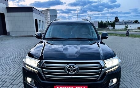 Toyota Land Cruiser 200, 2017 год, 5 700 000 рублей, 11 фотография