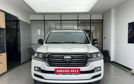 Toyota Land Cruiser 200, 2018 год, 6 600 000 рублей, 2 фотография