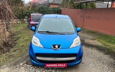 Peugeot 107 I рестайлинг, 2011 год, 555 000 рублей, 2 фотография
