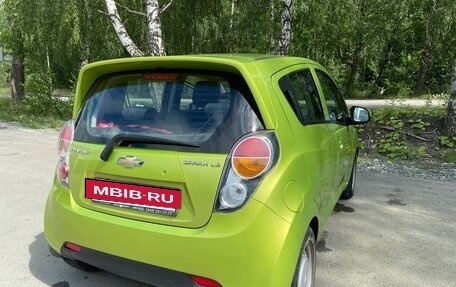 Chevrolet Spark III, 2011 год, 735 000 рублей, 2 фотография