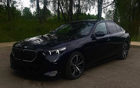 BMW 5 серия, 2024 год, 8 200 000 рублей, 3 фотография