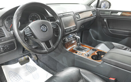 Volkswagen Touareg III, 2012 год, 2 349 000 рублей, 8 фотография
