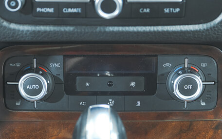 Volkswagen Touareg III, 2012 год, 2 349 000 рублей, 18 фотография