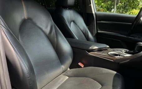 Toyota Camry, 2018 год, 2 340 000 рублей, 11 фотография
