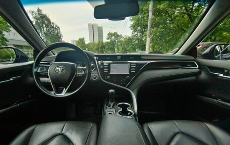 Toyota Camry, 2018 год, 2 340 000 рублей, 8 фотография