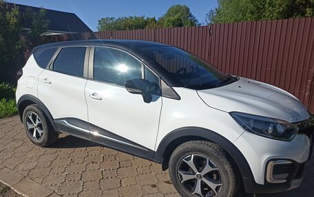 Renault Kaptur I рестайлинг, 2017 год, 1 570 000 рублей, 2 фотография