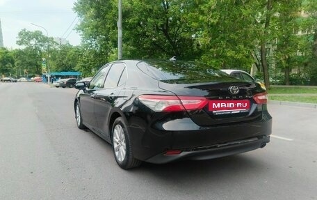 Toyota Camry, 2018 год, 2 340 000 рублей, 6 фотография