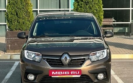 Renault Logan II, 2018 год, 900 000 рублей, 5 фотография