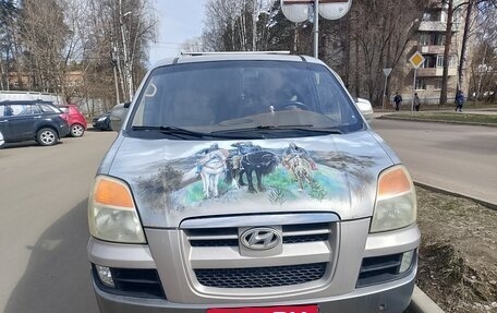 Hyundai Starex I рестайлинг, 2004 год, 770 000 рублей, 5 фотография