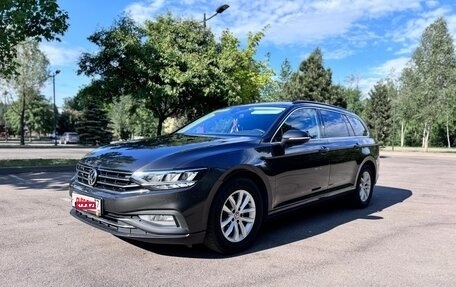 Volkswagen Passat B8 рестайлинг, 2020 год, 2 300 000 рублей, 2 фотография