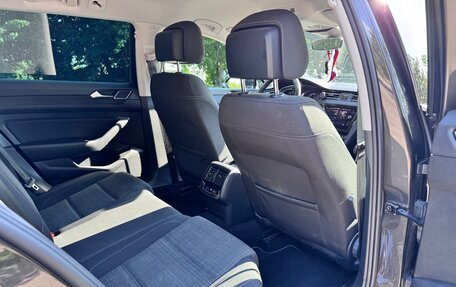 Volkswagen Passat B8 рестайлинг, 2020 год, 2 300 000 рублей, 15 фотография