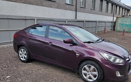 Hyundai Solaris II рестайлинг, 2011 год, 680 000 рублей, 1 фотография