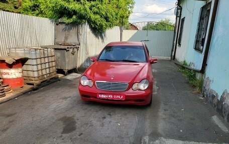 Mercedes-Benz C-Класс, 2003 год, 300 000 рублей, 1 фотография