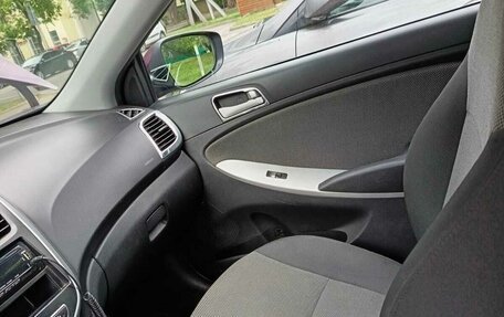 Hyundai Solaris II рестайлинг, 2011 год, 680 000 рублей, 5 фотография