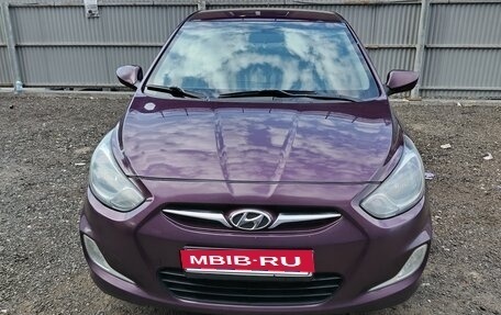Hyundai Solaris II рестайлинг, 2011 год, 680 000 рублей, 4 фотография