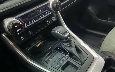 Toyota RAV4, 2025 год, 4 249 000 рублей, 14 фотография