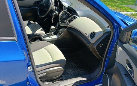 Chevrolet Cruze II, 2011 год, 800 000 рублей, 10 фотография