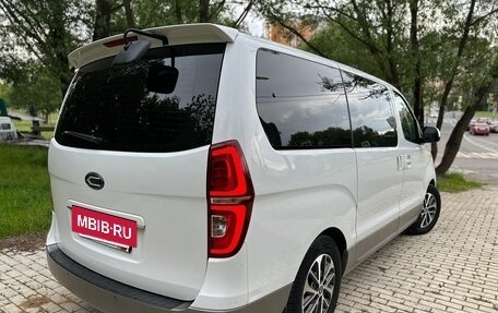 Hyundai Grand Starex Grand Starex I рестайлинг 2, 2018 год, 3 397 000 рублей, 3 фотография