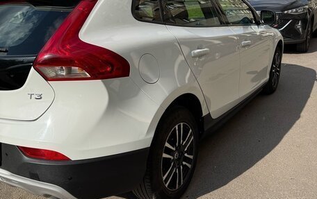 Volvo V40 Cross Country I, 2018 год, 2 000 000 рублей, 4 фотография