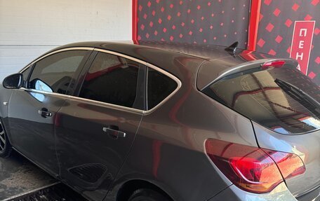 Opel Astra J, 2011 год, 770 000 рублей, 1 фотография